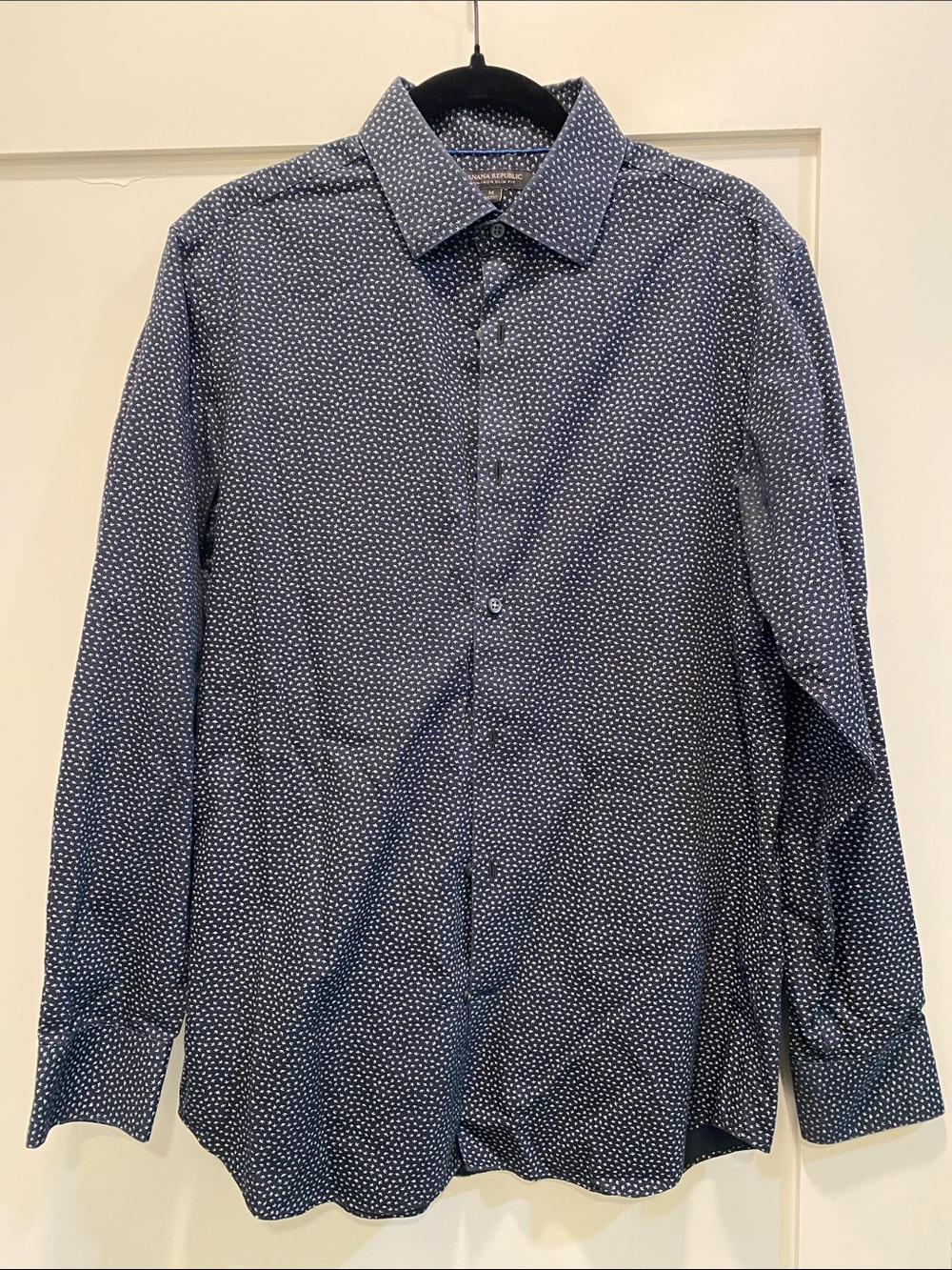 Black with white print Banana Republic non-iron slim fit men’s shirt